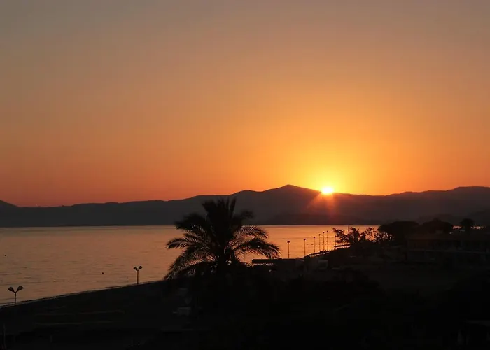 Oda ve Kahvaltı Mavi Deniz