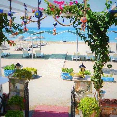 فندق مبيت وإفطار Mavi Deniz