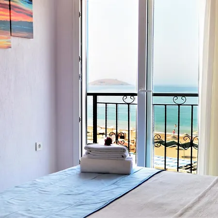 فندق مبيت وإفطار Mavi Deniz 3*