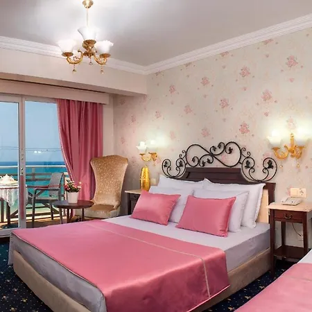 فندق مبيت وإفطار Mavi Deniz 3*
