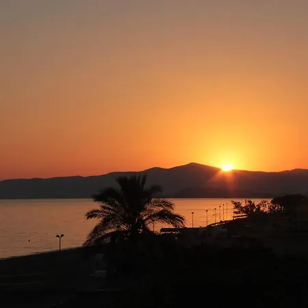 فندق مبيت وإفطار Mavi Deniz